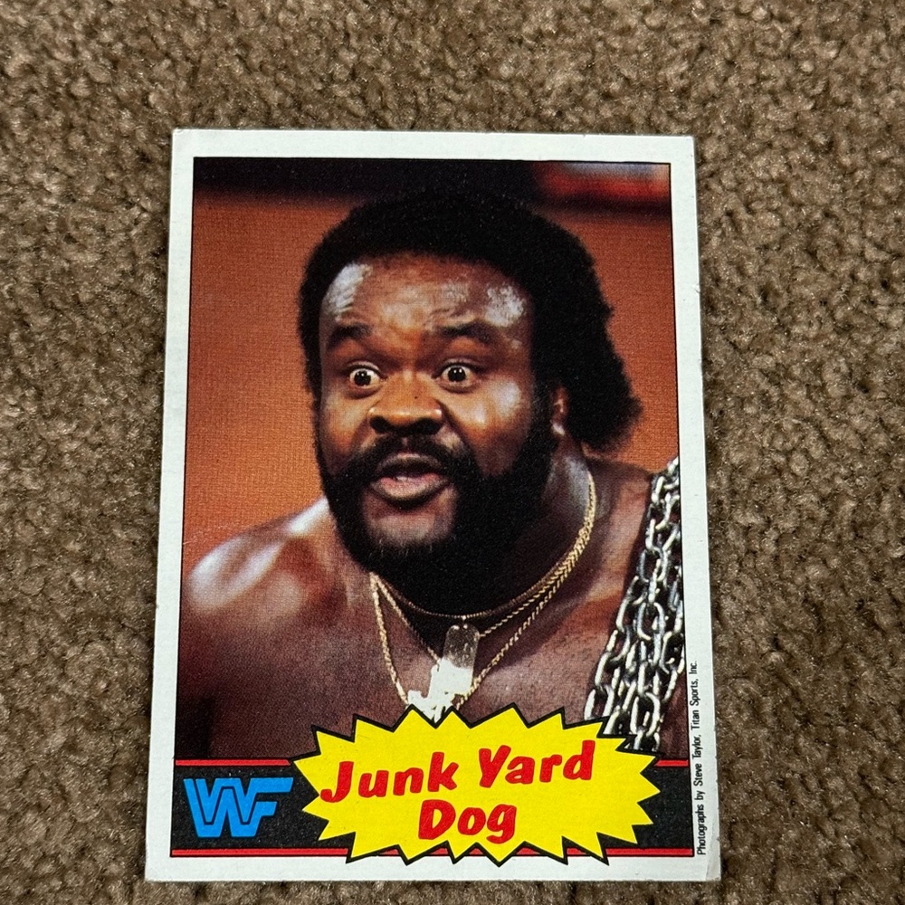 OPEN TO OFFERS!! Vintage 1985 Topps WWF #4 Junk Yard Dog Rookie Wrestling Card